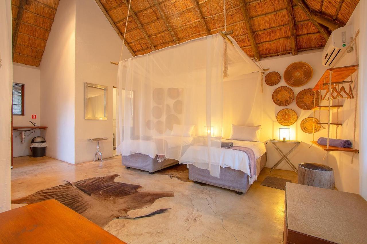 South Safari Lodge Marloth Park Exterior photo